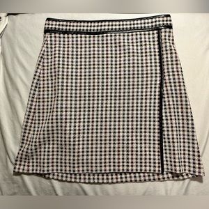 Ann Taylor plaid skirt. Woman's 12. Cream, navy, maroon
